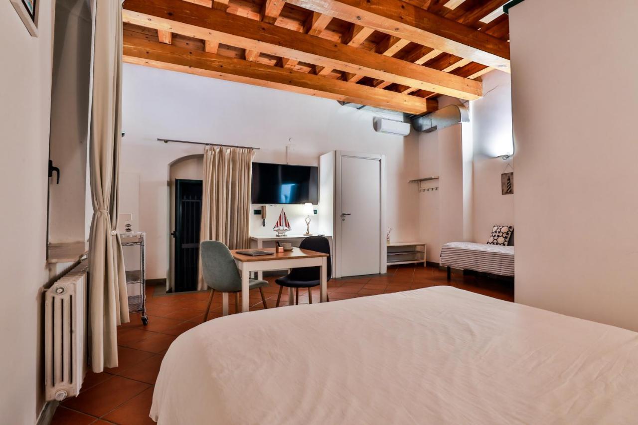Diomede Rooms - Manfredi Homes&Villas Manfredonia Bagian luar foto